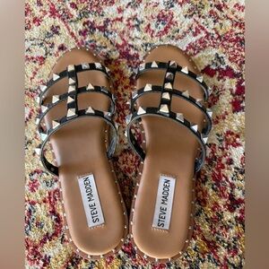 Steve Madden Studded Black Flat Sandals Size 7 Rockstud Style